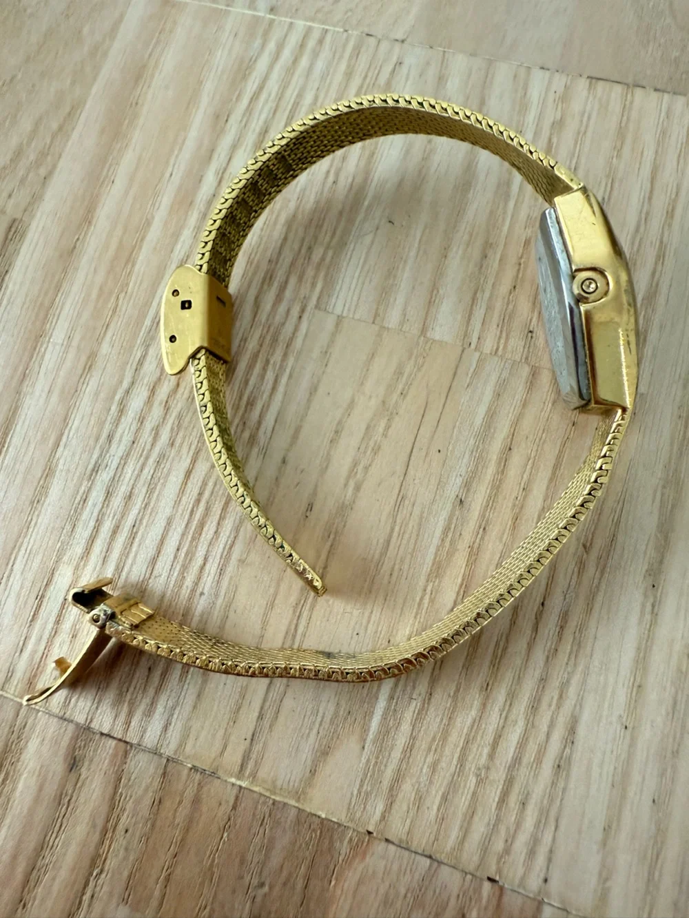 Vintage Timex ladies gold tone K cell watch NEW BATTERY
